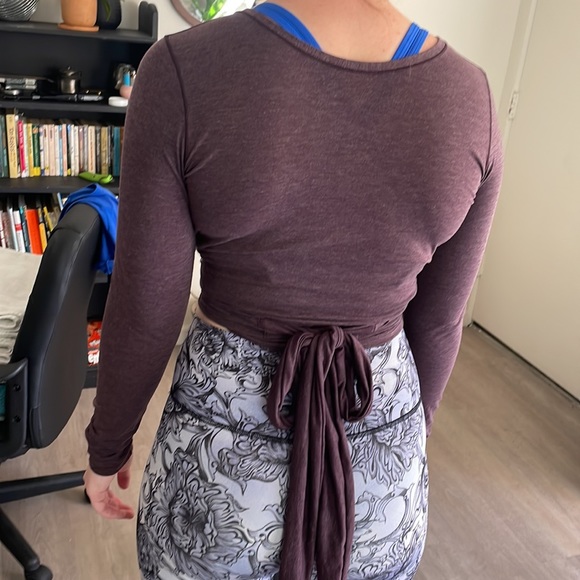 lululemon womens top - Picture 3 of 4